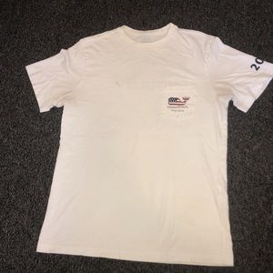 vineyard vines t shirt